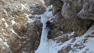 Couloir MisticaInnerkoflerturm 3081mItalienSella [upl. by Ainala]