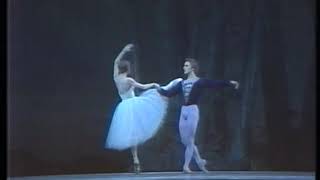 Natalia Makarova and Mikhail Baryshnikov «Giselle» Scenes from act 2 ABT 1977 [upl. by Nilatak]