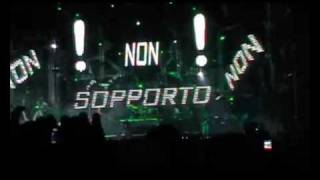 Vasco Rossi LIVE 2007  Cosenza  07  Non sopporto [upl. by Ahsinel758]