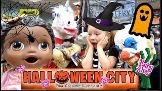 BABY ALIVE goes on a HALLOWEEN CITY tour FUNNY KIDS The Lilly and Mommy Show TOYTASTIC [upl. by Redd]