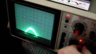 Classic Oscope Showing Clipped Sine Wave 40hz [upl. by Drareg]