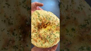 Knoblauch Naan😍 Das Rezept findest du in den Kommentaren👇🏼 [upl. by Mohkos91]