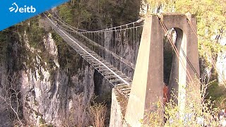 Reabren el puente colgante de Holtzarte uno de los sitios más visitados de Zuberoa [upl. by Johnsson]