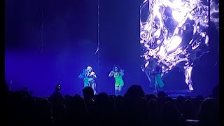 Zara Larsson  Love me land  Poster girl arena tour [upl. by Hackathorn12]