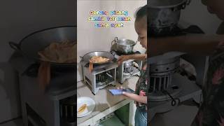 Kakak Jihan goreng pisang sambil telponan sama ayah [upl. by Saretta974]