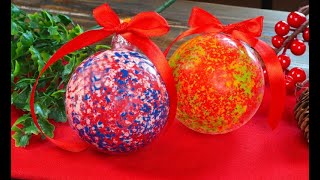 Come decorare le palline di Natale con i pastelli a cera [upl. by Teriann]