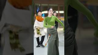 LiLi， beautiful Tibetan womanbeautiful Tibetan song [upl. by Johannes494]