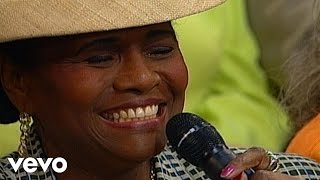 Bill amp Gloria Gaither  Only a Look Live ft Lillie Knauls [upl. by Whit896]