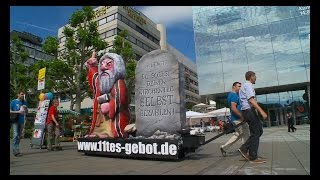 11 GebotAktion in Stuttgart während Evang Kirchentag Juni 2015 [upl. by Tor]