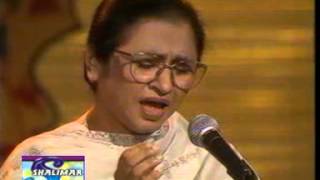 Nayyara Noor sings Ghalib quotJaur se baaz aain per baaz aain kyaquot [upl. by Keverne883]