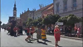 NANOS I GEGANTS DE VINARÒS A PRESOV ESLOVÀQUIA [upl. by Collayer119]