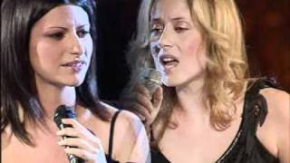 Lara Fabian et Laura Pausini  La solitudine Dolce Italia 22082002 HQ [upl. by Eiten]