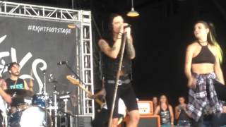 Juliet Simms ft Andy Biersack  Not Broken Yet live Charlotte Warped 2015 [upl. by Lohrman]