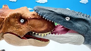 Dinosaur Battle Video TRex VS Mosasaurus Finding Dinosaur tail [upl. by Leiria]