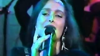 Daniela Romo DE MI ENAMORATE Vivo 1989 wmv [upl. by Akirdnahs]