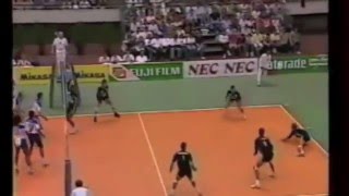 La passe et le rôle du passeur au Volleyball [upl. by Lleumas]