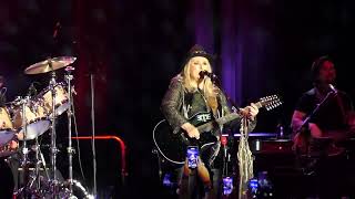 Melissa Etheridge performing quotBring Me Some Waterquot Live  Adelaide Entertainment Centre Adelaide [upl. by Natka]