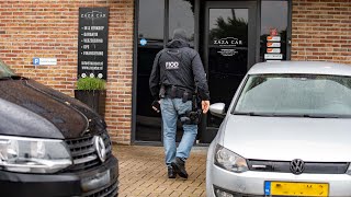 Miljoenenfraude bij verhuurbedrijf van luxe autos voor bruiloften FIOD doet inval in Deventer [upl. by Eidna]