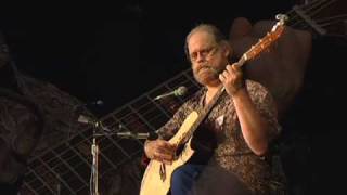 Todd Hallawell demonstrates an Ervin Somogyi MD at the 2009 Healdsburg Guitar Festival [upl. by Nilats]