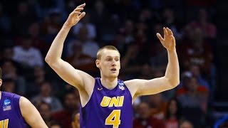 Northern Iowa vs Texas Paul Jesperson halfcourt buzzerbeater [upl. by Elmajian]