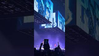 Crowd sings Crawling by Linkin Park Live at the London 02 Conceer 2024 [upl. by Rainer]