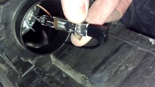 Wymiana żarówki H1 H7 How to Replace Headlight Bulbs SKODA OCTAVIA II FL [upl. by Sivad]