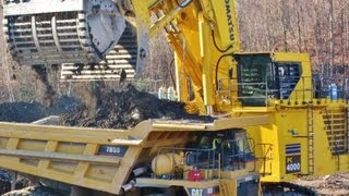 Komatsu PC40006 Hogging Clay [upl. by Memberg]