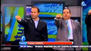 Esteban y el Rudo pagan apuesta en el Matutino Express FOROtv [upl. by Euqimod767]