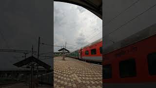 Odisha Sampark Kranti Express Crossing Panki Dham indianrailways [upl. by Neffirg]