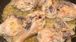 pollo con cipolla in padella [upl. by Otilrac]