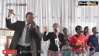 Bwana Mungu Nashangaa Kabisa Absolom Mwalubalile Live at Mito Ya Baraka Church [upl. by Ttirb]