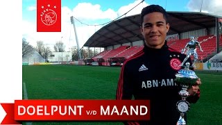 Supersolo Kluivert beloond met prijs [upl. by Rowley]