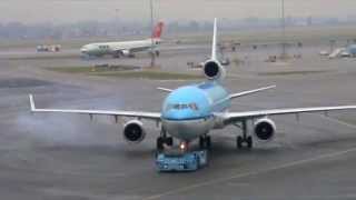 MD11 smokey startup and pushback [upl. by Wynnie112]