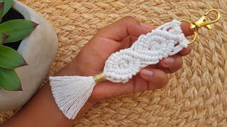 DIY LLAVERO en MACRAMÉ paso a paso PRINCIPIANTES  DIY Macrame Keychains Tutorial for Beginners [upl. by Oniram]