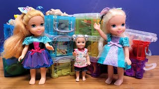 Packing  Elsa amp Anna toddlers are moving again  Barbie dolls [upl. by Anatlus379]