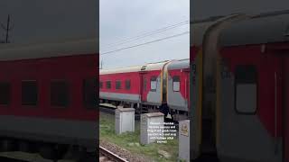 Howrah  Mumbai Duranto express xing with Kalinga utkal express railway northernrailway ytshort [upl. by Sigfried933]