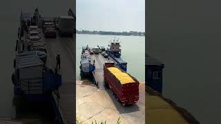 Two large trucks carrying rice onto a boat to cross the Yangtze River Safety is the most import [upl. by Meehaf]