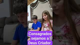 Consagrados sejamos a Deus famílianogueiraccb christiansongs gospel hinosccb gizelegranado [upl. by Kele29]