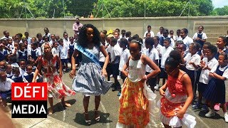 La Gaulette  Miss Monde 2019 soffre quelques pas de danse avec des écoliers [upl. by Akcebar]