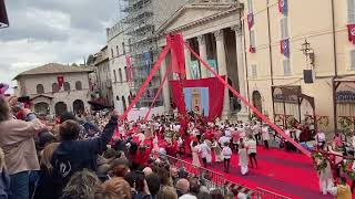 Tour with Me Celebrate May in Assisi with Calendimaggio [upl. by Rimaa]