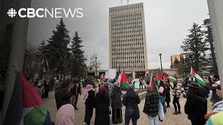 Protesters upset by cancelled Palestinian flag raising at Regina city hall [upl. by Imuyam]