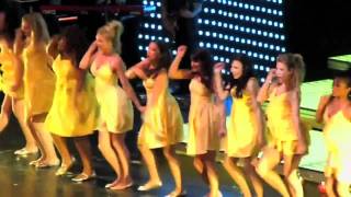 Glee Live Halo Walking on Sunshine [upl. by Buehrer]