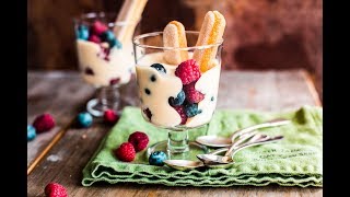 Zabaione mit Beeren  die süße italienische Versuchung [upl. by Belsky]