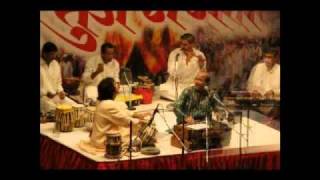 Dhanya Pandhari  Suresh Wadkar amp Zakir Hussain [upl. by Brena161]