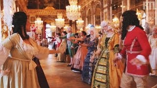 Voyage dans le temps à lépoque de Louis XIV pour Les Fêtes Galantes à Versailles  RTL  RTL [upl. by Anoyi]