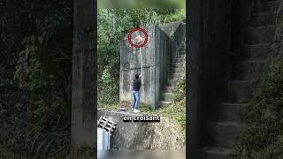 Regardez ce que fait cet homme lorsquil voit un mur délabré  🙏❤️ [upl. by Nanis]