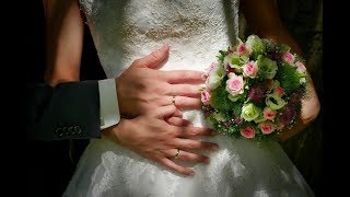 Hochzeitstrends und Brautmode 2019  Vom Hochzeitskleid über Ringe bis zu Torte und Blumen [upl. by Reinnej]