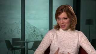 Léa SEYDOUX  Paris 9 march 2016 Fashion Week show Vuitton  mars [upl. by Karmen]