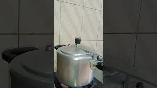 Pressure cooker whistle sound shorts food trending yt ytshort viralvideo [upl. by Isidore796]