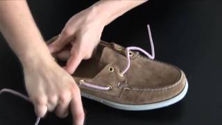 Remettre les lacets sur des Sebago Docksides [upl. by Katya]